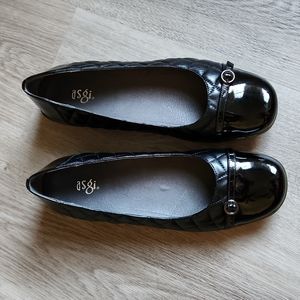 Asgi Quilted Cap Toe Comfort Shoes